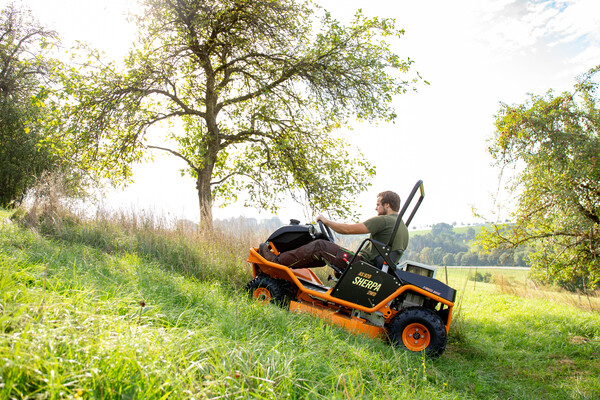 AS920 2WD OUTDOOR PHOTO 2