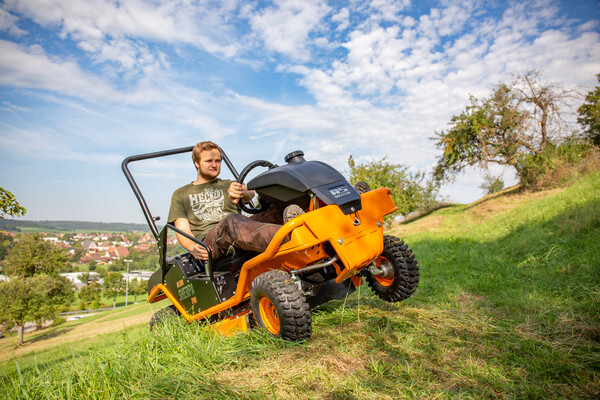 AS920 2WD OUTDOOR PHOTO 3