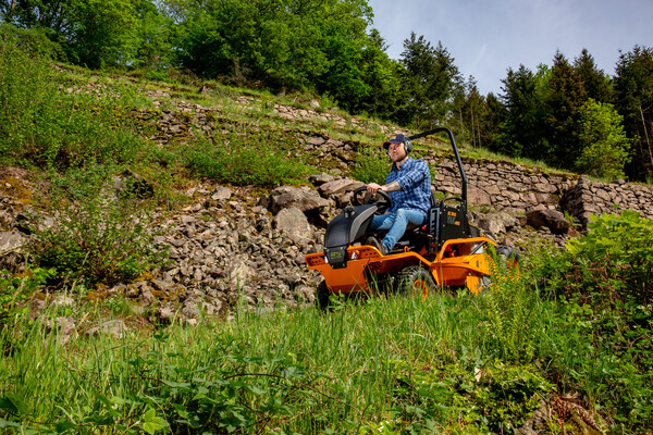 AS 1040 YAK OUTDOOR PHOTO 2
